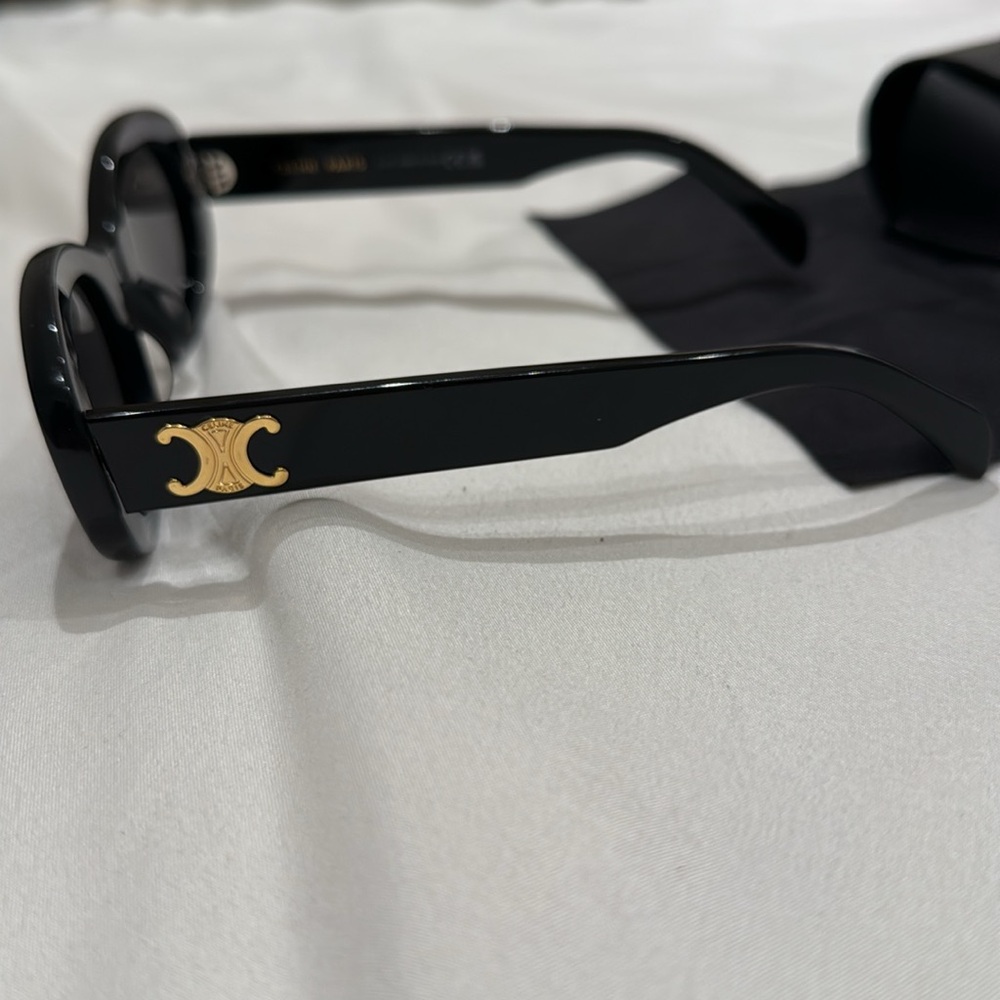Celine sunglasses brand new never used. - Picture 6 of 9